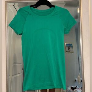 Lululemon Swiftly Tech Short-Sleeve Shirt 2.0